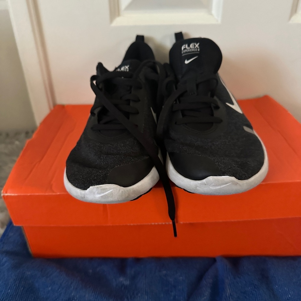 Nike Flex Experience 8 Size 6.5W - Picture 5 of 6